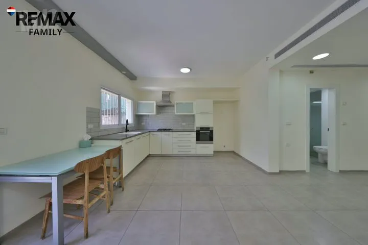 דירת גן 4 חדרים למכירה בקרן קיימת לישראל 60, קרית ביאליק — תמונה 3