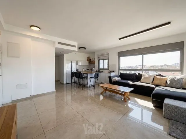 דירה 5 חדרים למכירה בדן 18, קרית ביאליק — תמונה 3