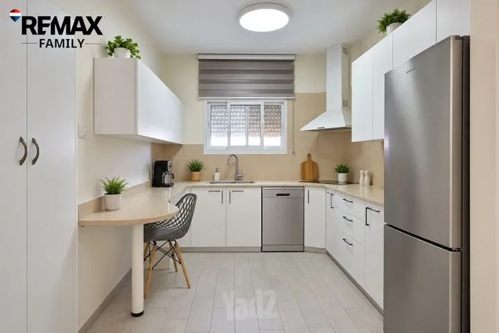 דירה 4 חדרים למכירה בחרובים, קרית ביאליק — תמונה 3