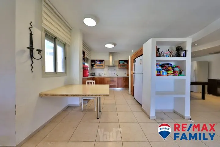 דירה 5 חדרים למכירה ביקינטון, קרית ביאליק — תמונה 8