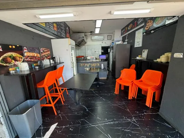 חנויות/ שטח מסחרי בשדרות גושן 2 — תמונה 3