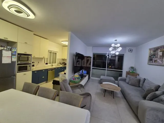 דירה 5 חדרים למכירה באחד העם 3, קרית אתא — תמונה 1