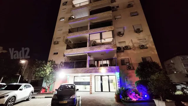 דירה במנחם בגין 12 — תמונה 9