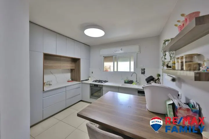 דירת גן 5 חדרים למכירה בציגל, קרית מוצקין — תמונה 2