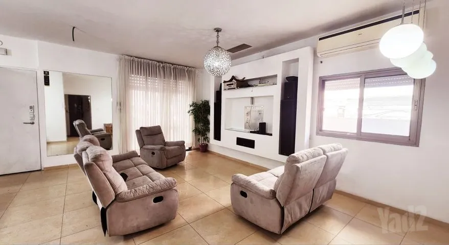 דו משפחתי 4 חדרים למכירה בכצנלסון 16, קרית מוצקין — תמונה 2