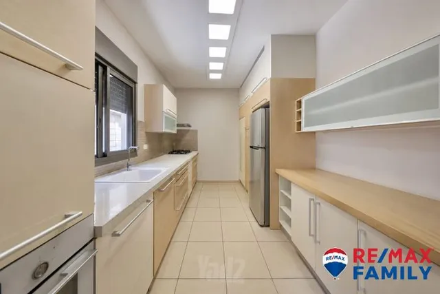 דו משפחתי בפול גוגן 32 — תמונה 2