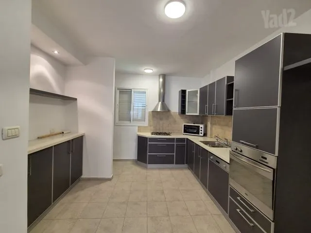 דירה 3 חדרים למכירה בשדרות וייצמן 43, קרית מוצקין — תמונה 4