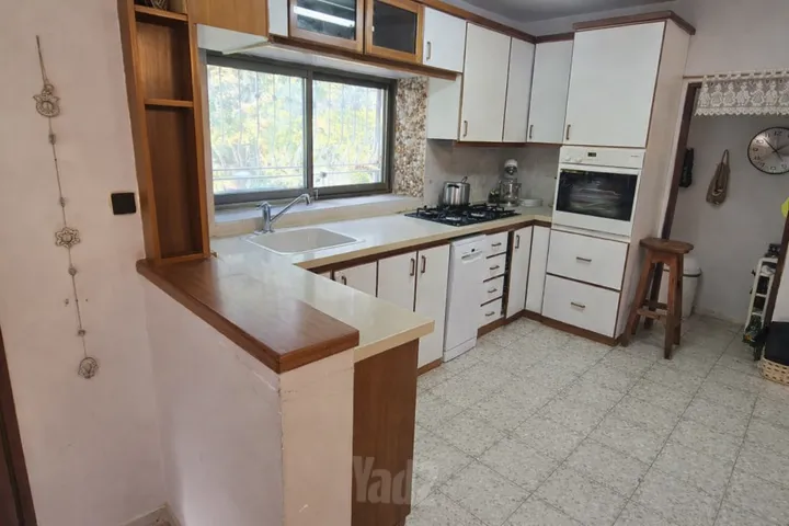 בית פרטי/ קוטג' 6 חדרים למכירה בטשרניחובסקי 31, קרית אתא — תמונה 3