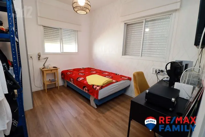 דירה 4 חדרים למכירה במנחם בגין 8, קרית מוצקין — תמונה 7