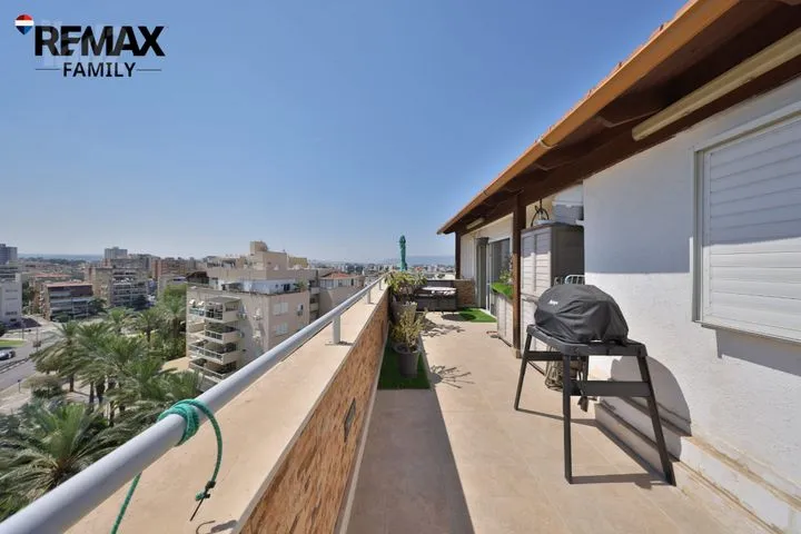 דופלקס 8 חדרים למכירה בורד, קרית מוצקין — תמונה 10