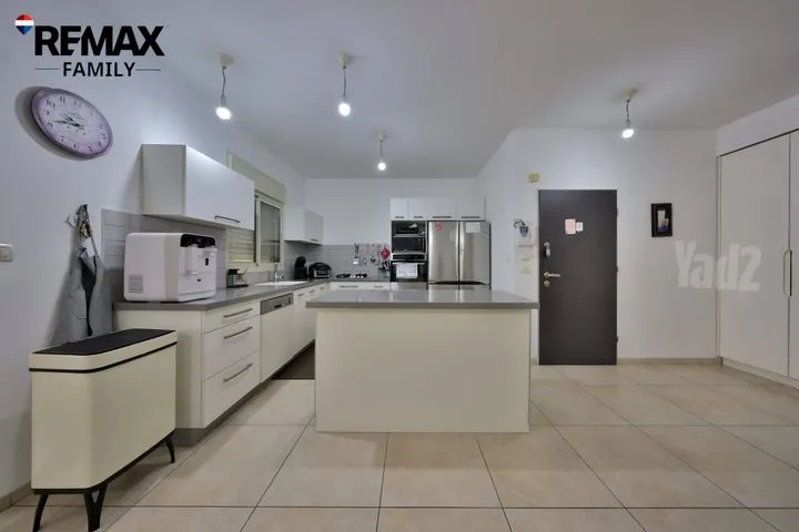 דופלקס 5 חדרים למכירה בחומה ומגדל 12, קרית חיים — תמונה 3