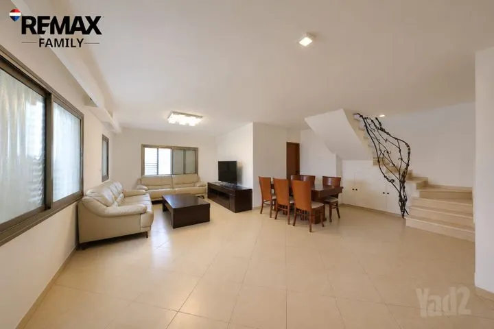 דופלקס 6 חדרים למכירה ב, קרית מוצקין — תמונה 4