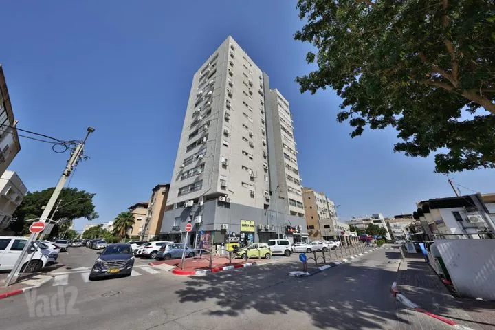 דירה 4 חדרים למכירה בהרב קוק 40, קרית מוצקין — תמונה 12