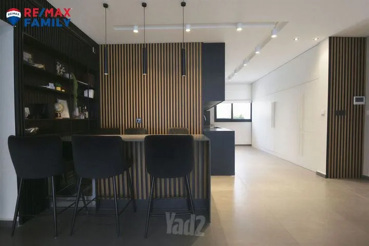 דירה 5 חדרים למכירה בהגפן 28, קרית ביאליק — תמונה 3