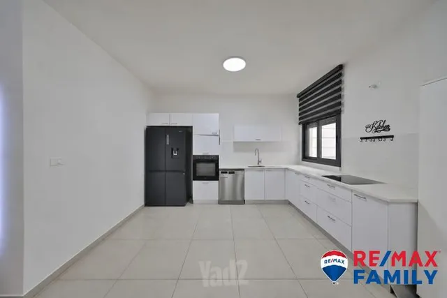 דירה בנעמי שמר 32 — תמונה 7