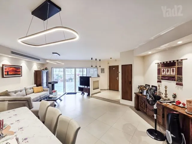 גג/ פנטהאוז במנחם בגין, קרית מוצקין