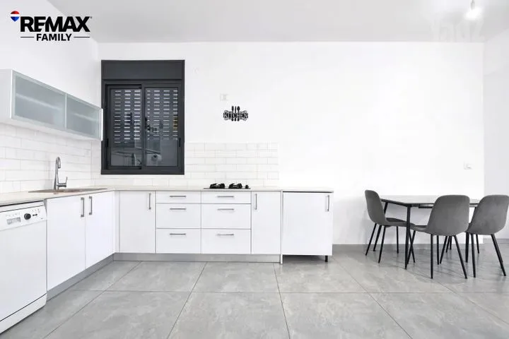 דירה 4 חדרים למכירה בנעמי שמר 34, קרית ביאליק — תמונה 5