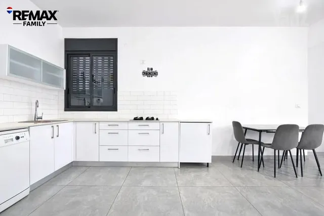 דירה בנעמי שמר 34 — תמונה 5