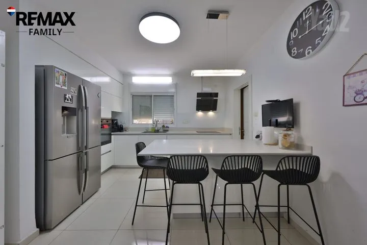 דו משפחתי 5 חדרים למכירה בפול סזאן 10, קרית אתא — תמונה 4