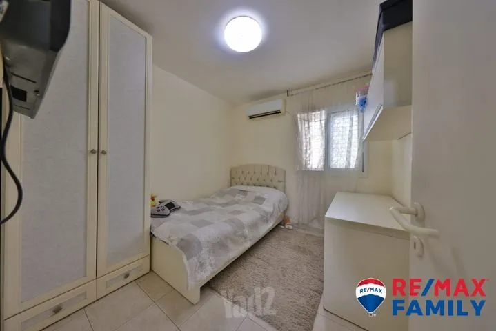 דירה 3 חדרים למכירה בז'בוטינסקי 4, קרית מוצקין — תמונה 4