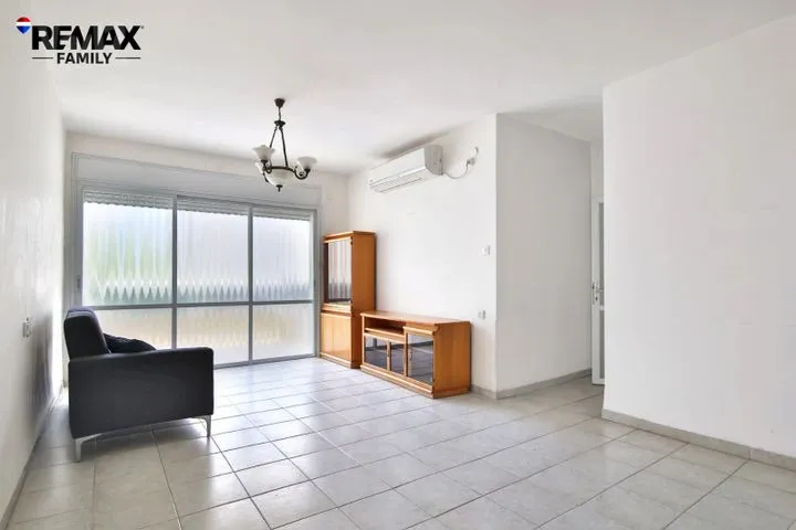 דירה 4 חדרים למכירה ברחל 14, קרית ביאליק — תמונה 1