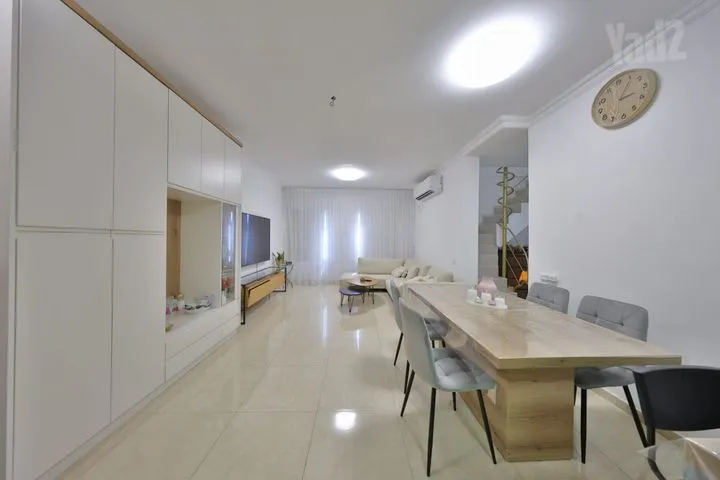 גג/ פנטהאוז 5 חדרים למכירה בשדרות בן גוריון 64, קרית מוצקין — תמונה 5