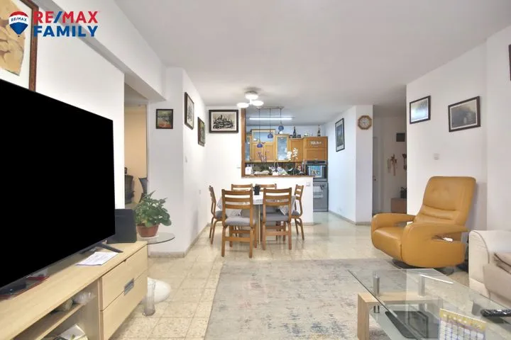 דירה 4 חדרים למכירה בחיים, קרית ביאליק — תמונה 2