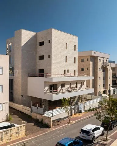 דירה 5 חדרים למכירה בבעל שם טוב, קרית אתא — תמונה 1