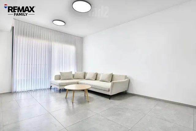 דירה בנעמי שמר 34 — תמונה 2