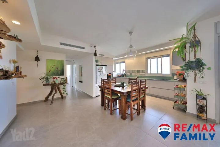 גג/ פנטהאוז 5 חדרים למכירה באהוד מנור 11, קרית ביאליק — תמונה 4