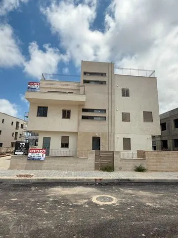 דירת גן בהתורן, עתלית