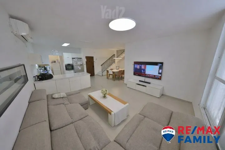 דופלקס 5 חדרים למכירה בהגדוד העברי, קרית חיים — תמונה 2