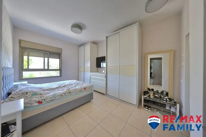 דו משפחתי 5 חדרים למכירה בפול גוגן 32, קרית אתא — תמונה 5