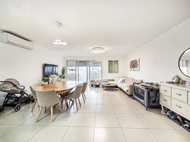 גג/ פנטהאוז בכצנלסון 6, קרית מוצקין