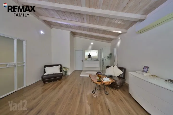 בית פרטי/ קוטג' 6 חדרים למכירה ברותם 10, קרית אתא — תמונה 7