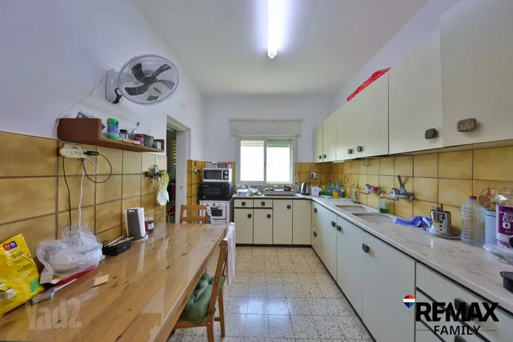בית פרטי/ קוטג' 7 חדרים למכירה באשל, קרית ביאליק — תמונה 3