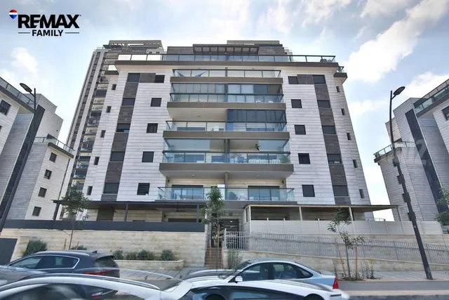 דירה בנעמי שמר 34 — תמונה 1