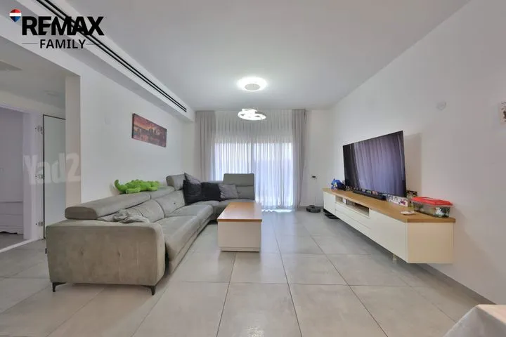 דירה 4 חדרים למכירה בנעמי שמר, קרית ים — תמונה 8