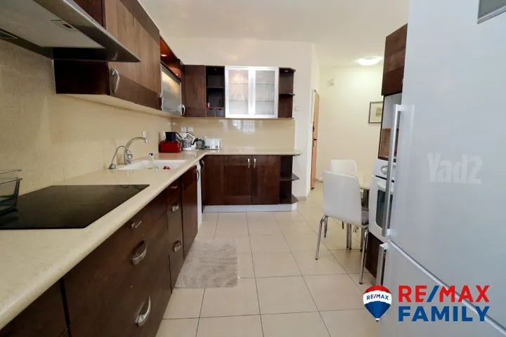 דירה 4 חדרים למכירה בהפטל 31, קרית ביאליק — תמונה 4