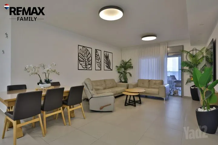 דירה 5 חדרים למכירה בשושנה דמארי 5, קרית ביאליק — תמונה 3