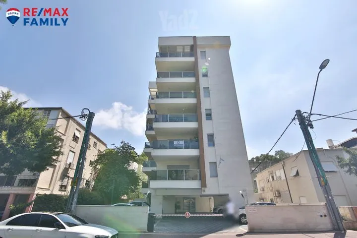 דירה 5 חדרים למכירה בדפנה 24, קרית ביאליק — תמונה 1