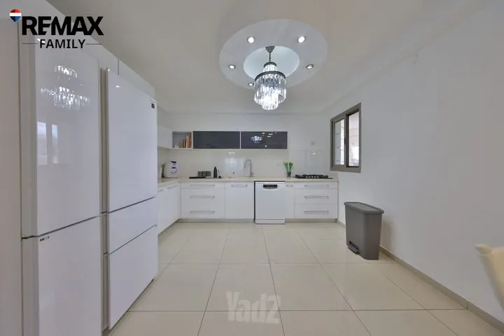 דירה 5 חדרים למכירה במנחם בגין 35, קרית מוצקין — תמונה 3