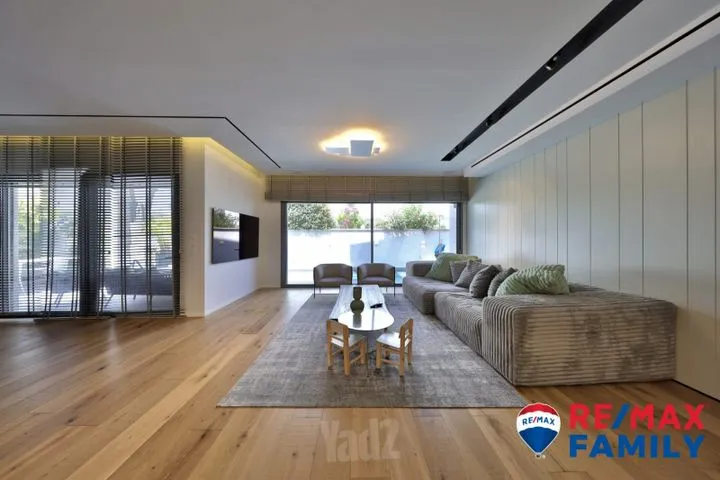 דו משפחתי 5 חדרים למכירה בהזית, קרית מוצקין — תמונה 2