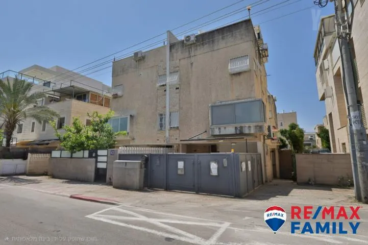דו משפחתי 5 חדרים למכירה בהגפן, קרית ביאליק — תמונה 8