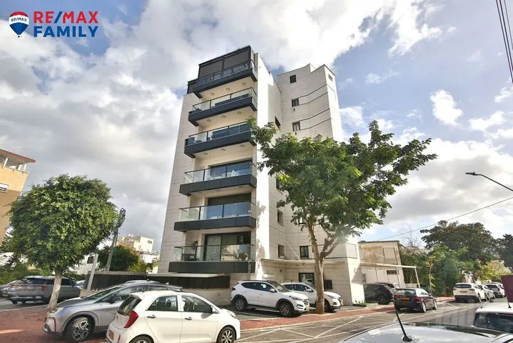 דירה 5 חדרים למכירה בהגפן 28, קרית ביאליק — תמונה 7