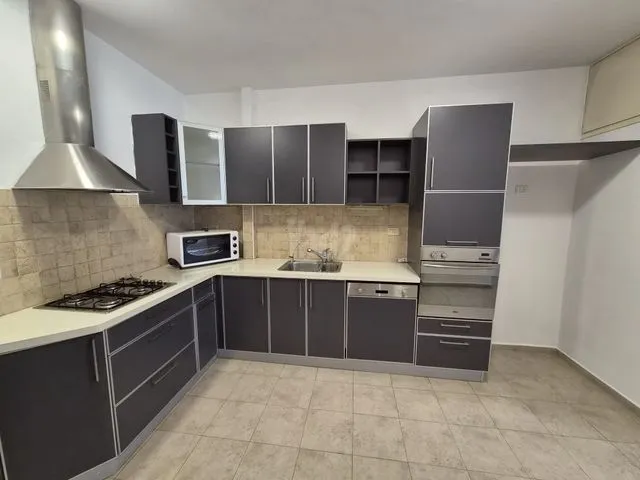 דירה 3 חדרים למכירה בשדרות וייצמן 43, קרית מוצקין — תמונה 1
