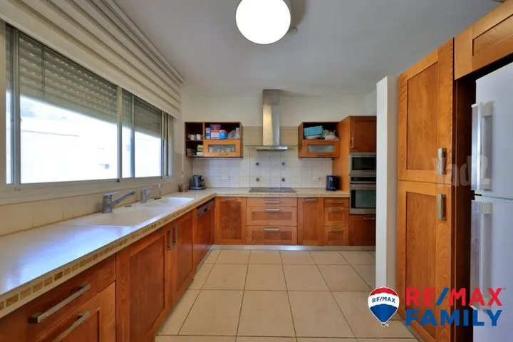 דירה 5 חדרים למכירה ביקינטון, קרית ביאליק — תמונה 2