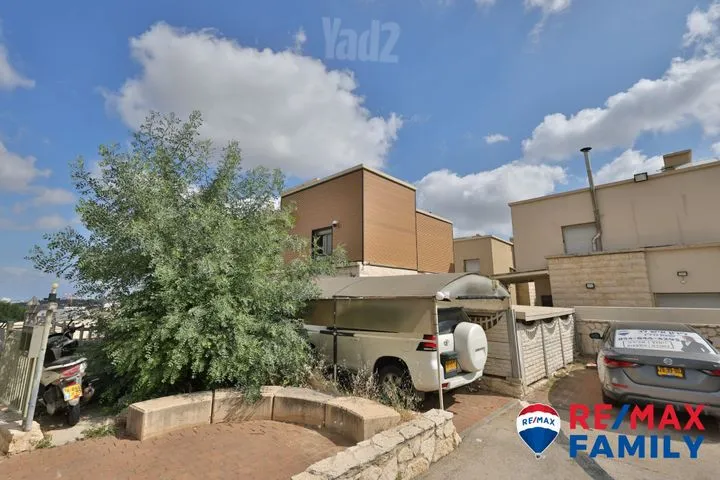 בית פרטי/ קוטג' 6 חדרים למכירה בפייר בונאר 22, קרית אתא — תמונה 1