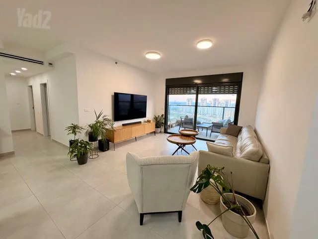 דירה באריק אינשטיין 10 — תמונה 1