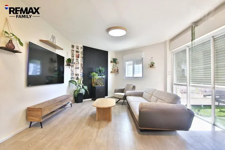 דירה 3 חדרים למכירה ביצחק בן צבי, קרית מוצקין — תמונה 1